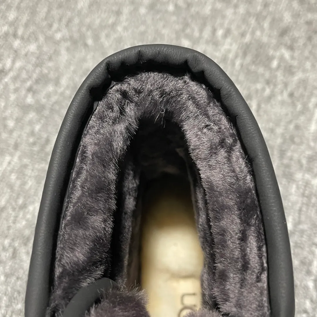 Pick up locally 💰640. The core recommendation is good price. The platform is exclusively for foreign trade. UGG men's snow boots 1097089. The foreign trade platform is full of Z. High-end retail is exclusively for quality. Produced by the production line of a ten-year-old brand shoemaking factory. Pay attention to every detail. Longfeng A-grade genuine sheep fur is integrated. Created in full compliance with the ZP process. Size: 40 41 42 43 44
